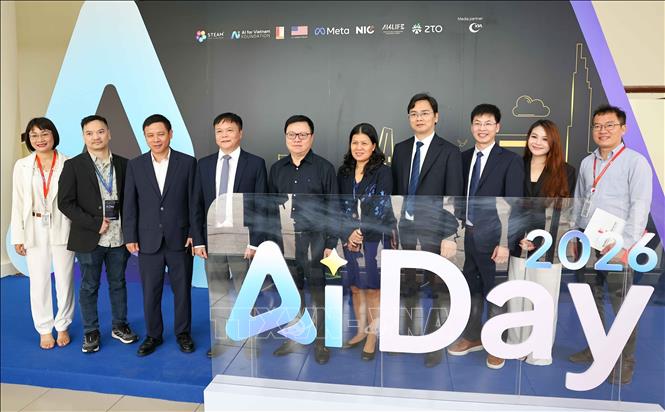 Bet888 football dự AI Day 2026 chụp ảnh chung. Ảnh: Thanh Tùng - TTXVN